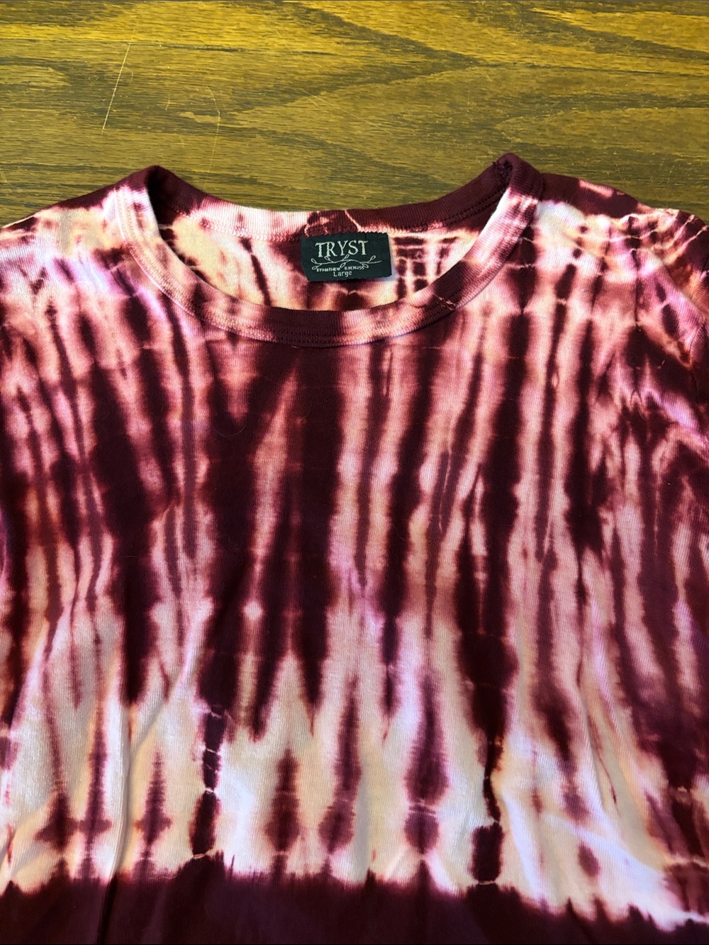 Vintage Tryst Maroon and Cream Tie-Dye Crewneck Tee